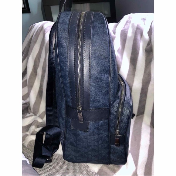 Michael Kors Jet Set Backpack - Picture 3 of 8